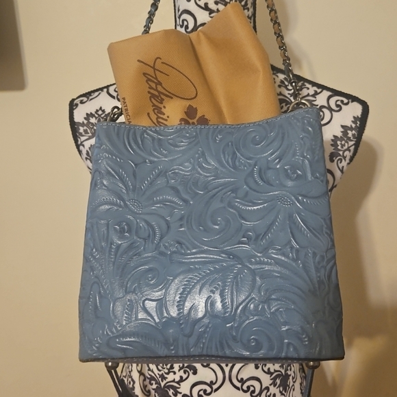 Patricia Nash Ledra Safflower Blue Tooled Leather Crossbody Bucket Bag - Picture 1 of 11